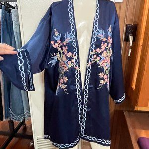 Paparazzi navy silk polyester kimono NWT
